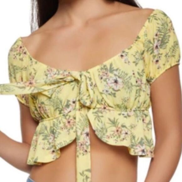 ❤️NWT Almost Famous Floral Top Size Large❤️ - Picture 1 of 4